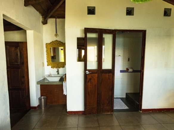 Lakefront apartment for rent with beautiful views