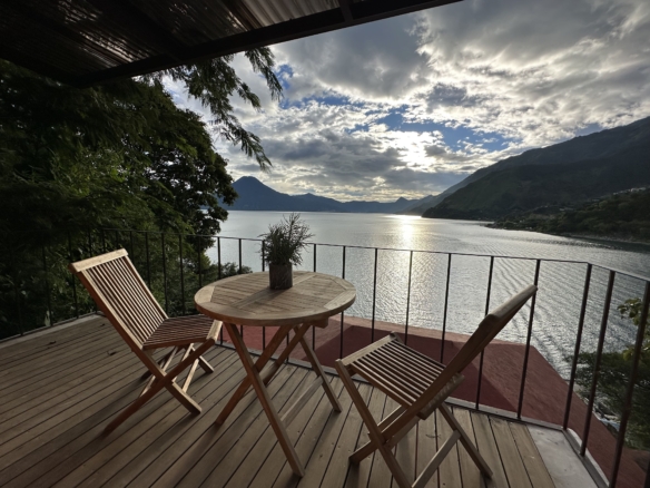 Brand new full catered apartment with the best views of the sunset