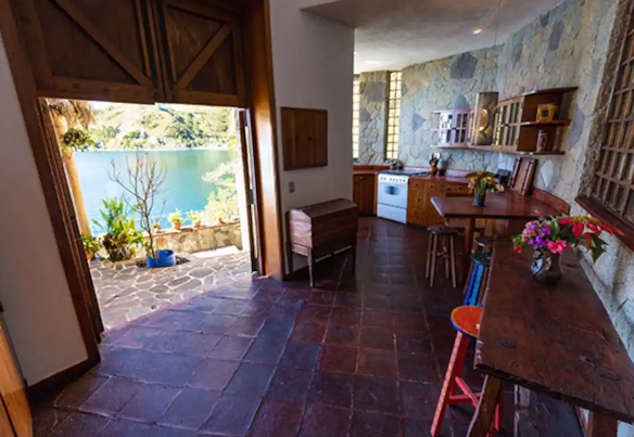 Whole lodge, cabin in Santa Cruz la Laguna, Guatemala