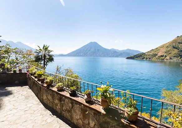 Whole lodge, cabin in Santa Cruz la Laguna, Guatemala