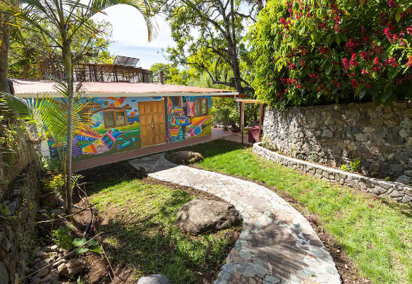 Unique cabin in down town Santa Cruz la Laguna with volcano view