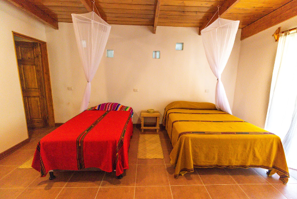 Unique cabin in down town Santa Cruz la Laguna with volcano view